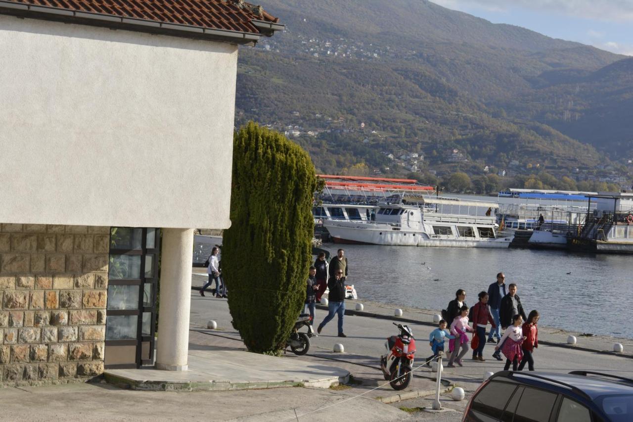 Port Villa Охрид Екстериор снимка
